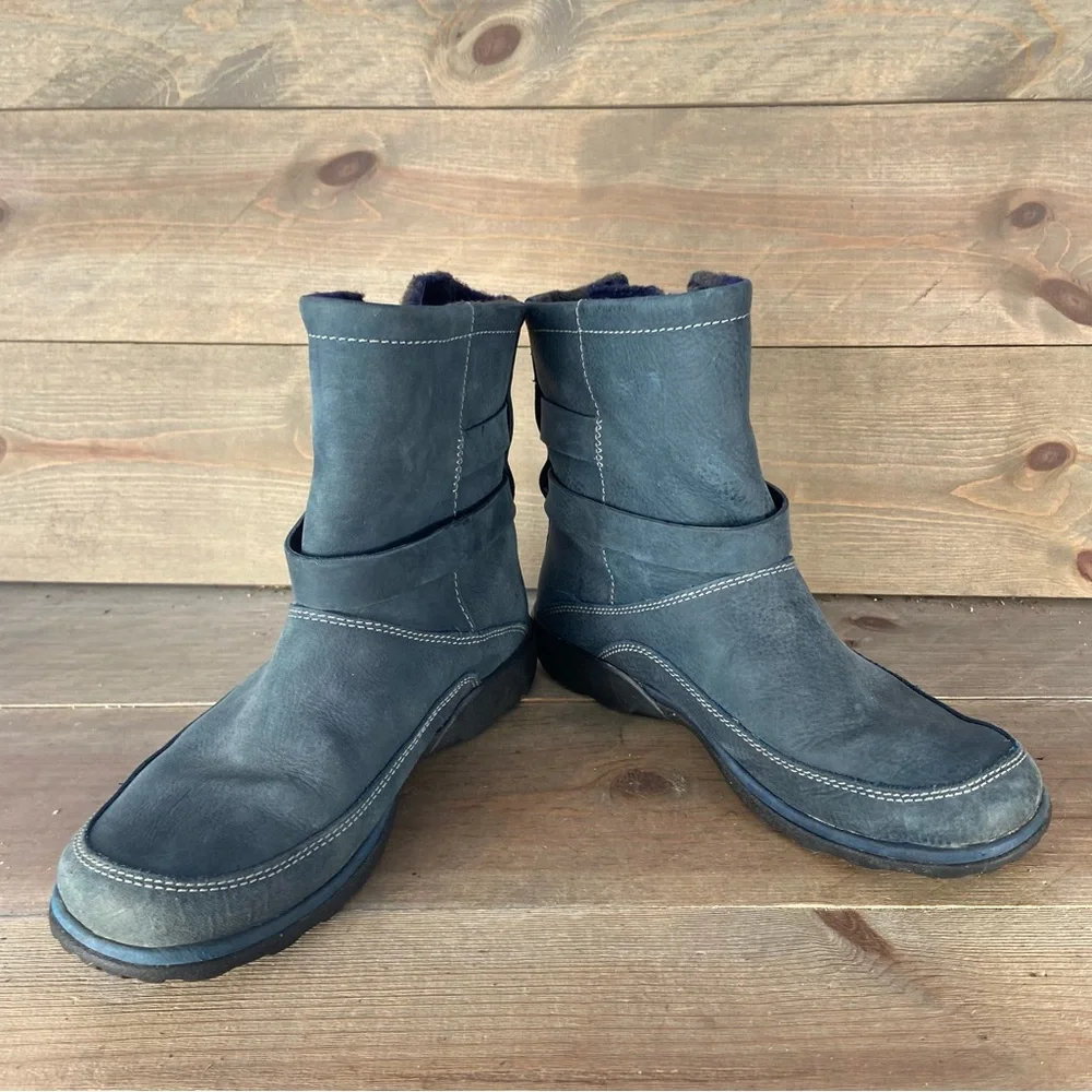 Chaco Hopi Womens size 7 shoes blue leather waterproof pull on winter boots